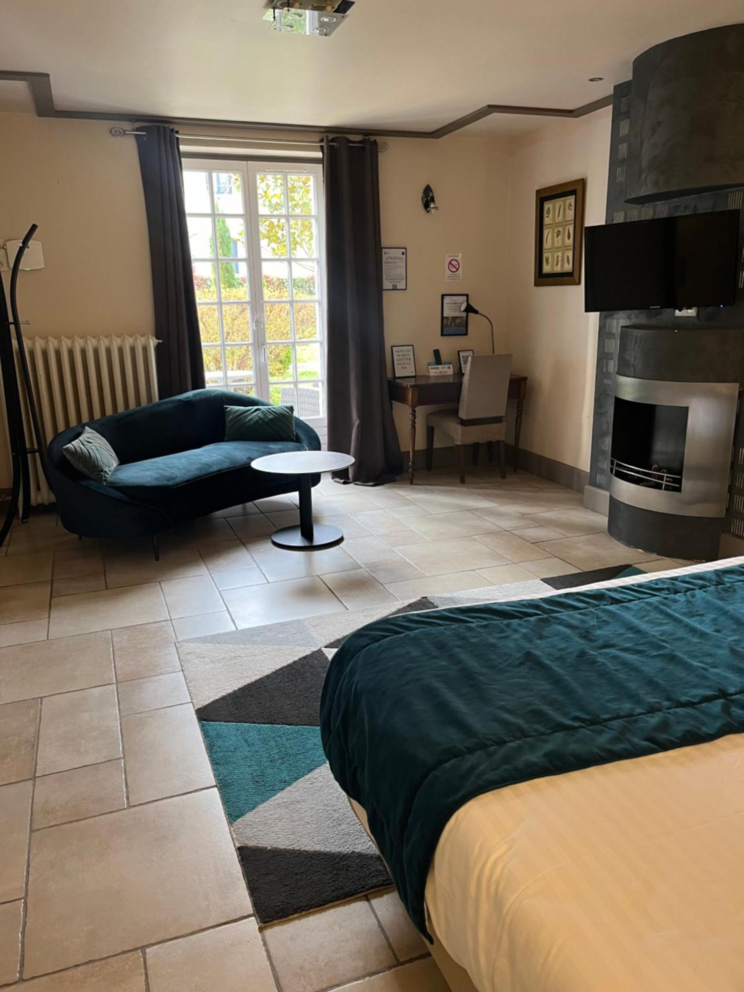 Hotel La Vinaigrerie Logis Joinville Exteriör bild