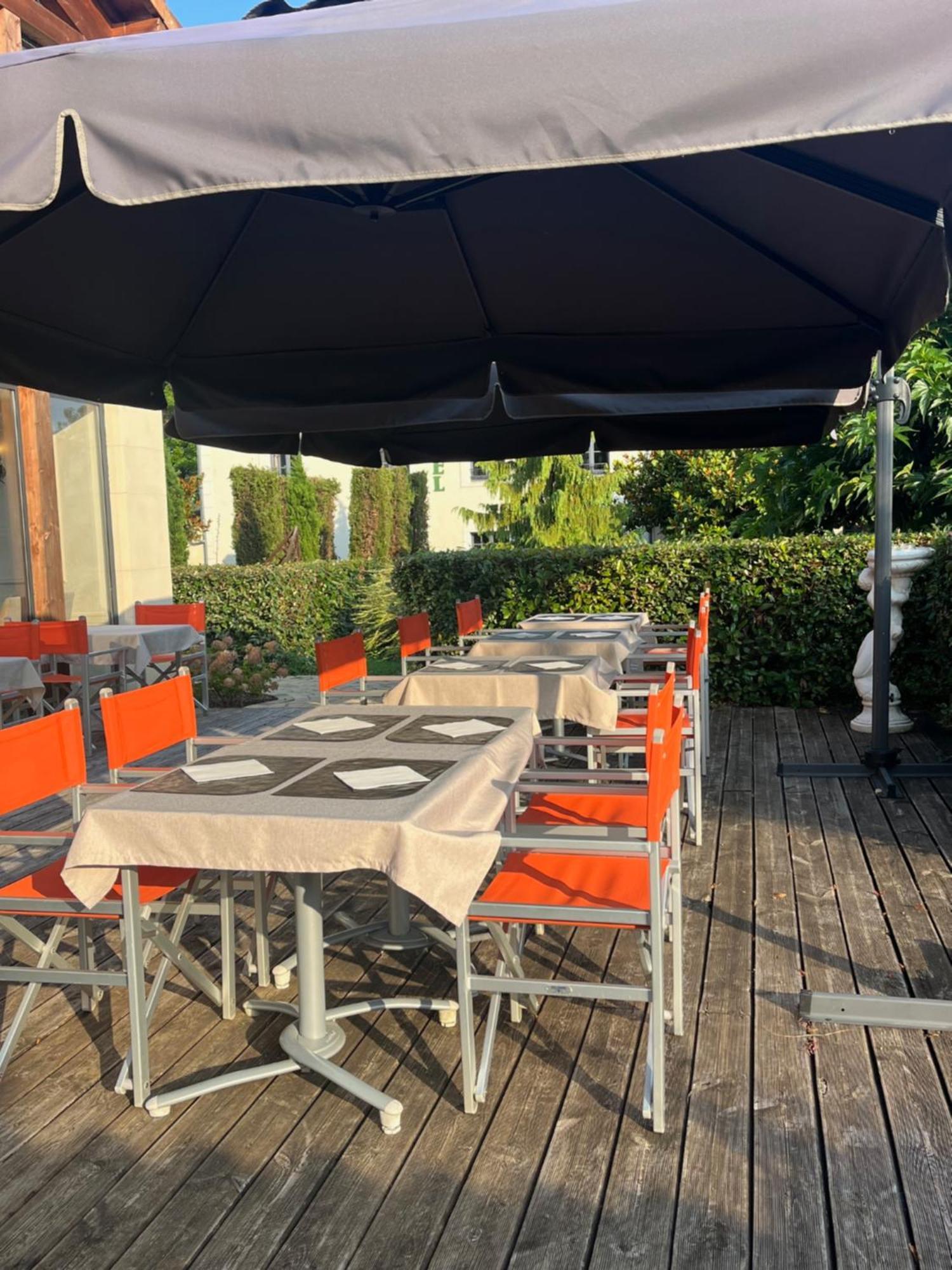 Hotel La Vinaigrerie Logis Joinville Exteriör bild
