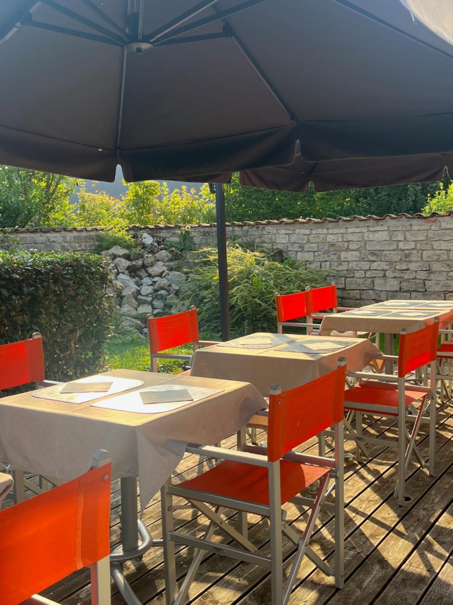Hotel La Vinaigrerie Logis Joinville Exteriör bild