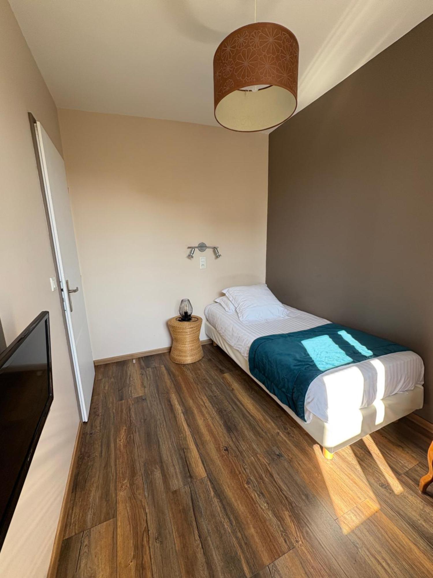 Hotel La Vinaigrerie Logis Joinville Exteriör bild